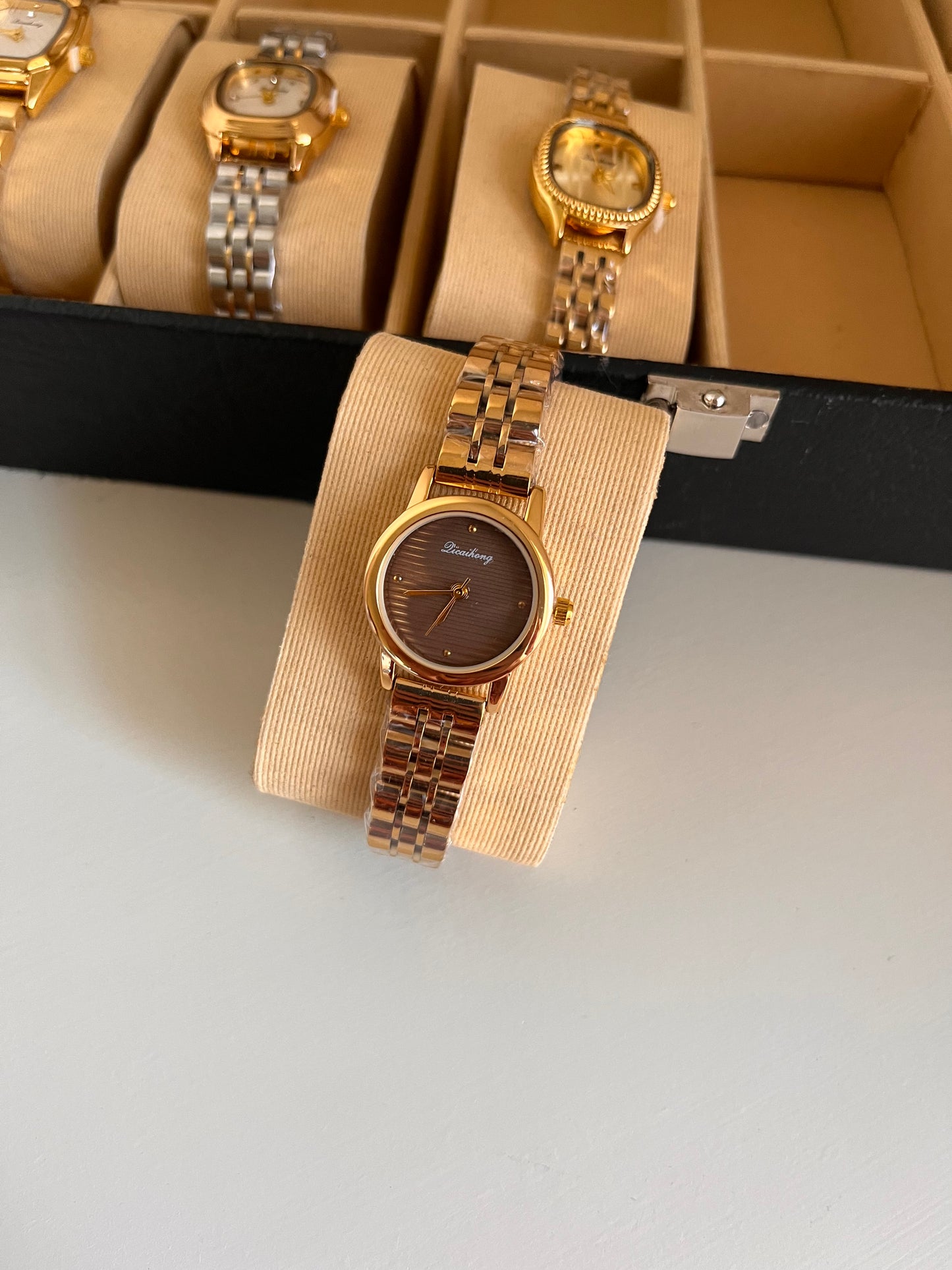 Riviera Watch