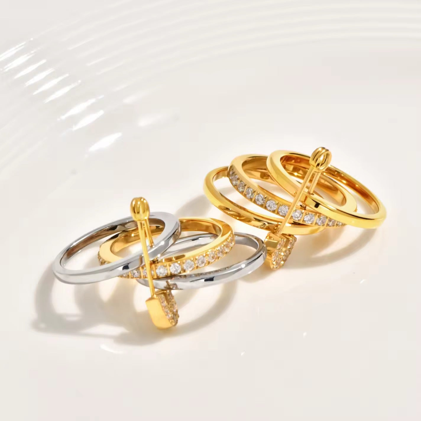 PINNED WITH DIAMONDS STACK RING-18k