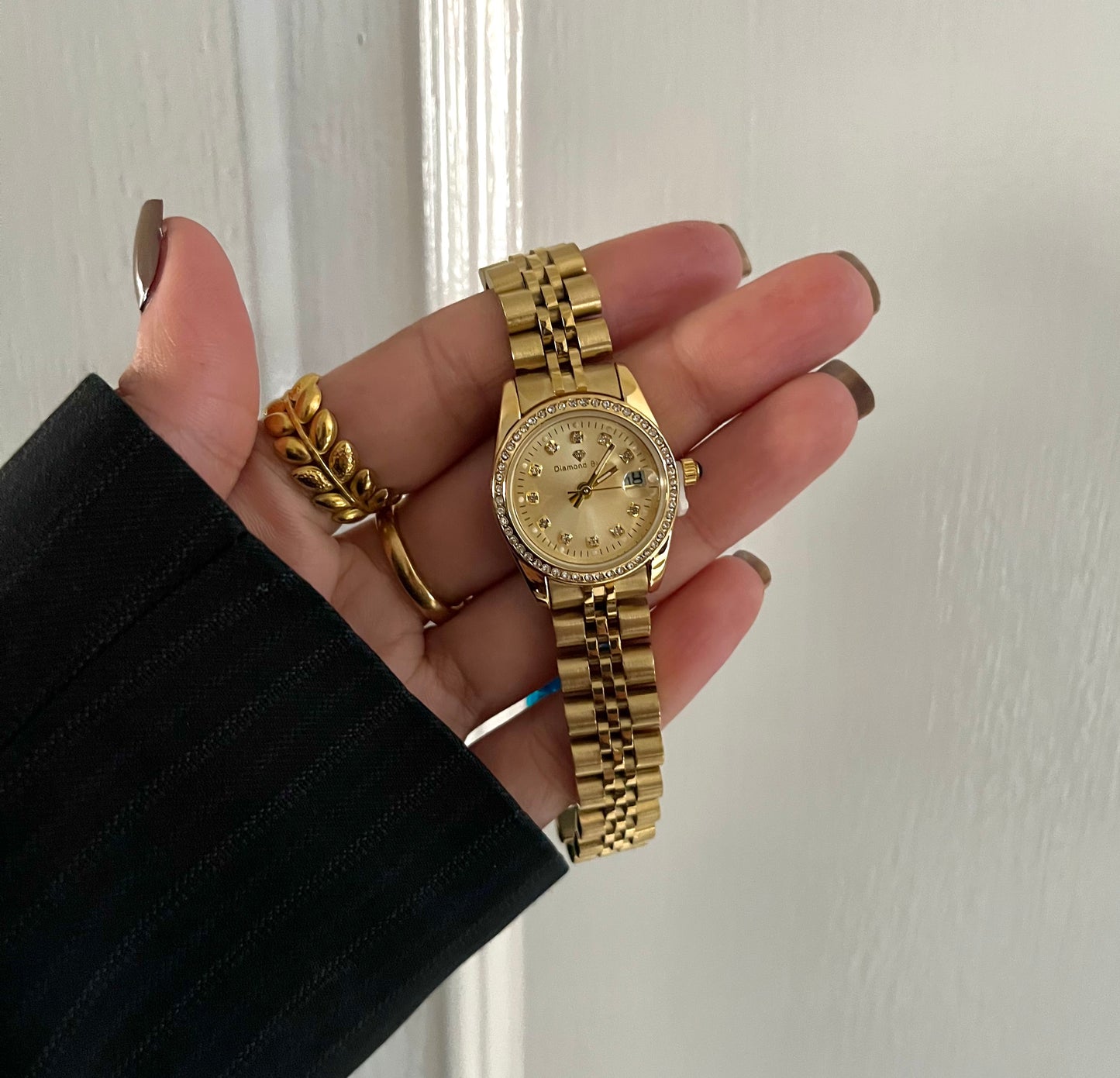 CRYSTAL STUDDED GOLDEN DAIL WATCH