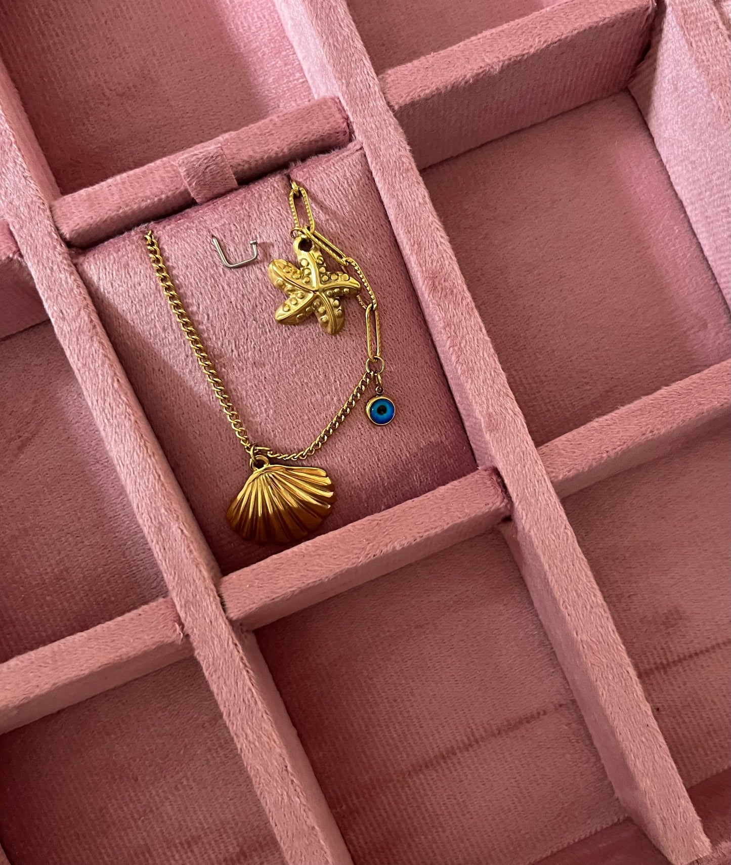 SEASHELL CHARM NECKLACE