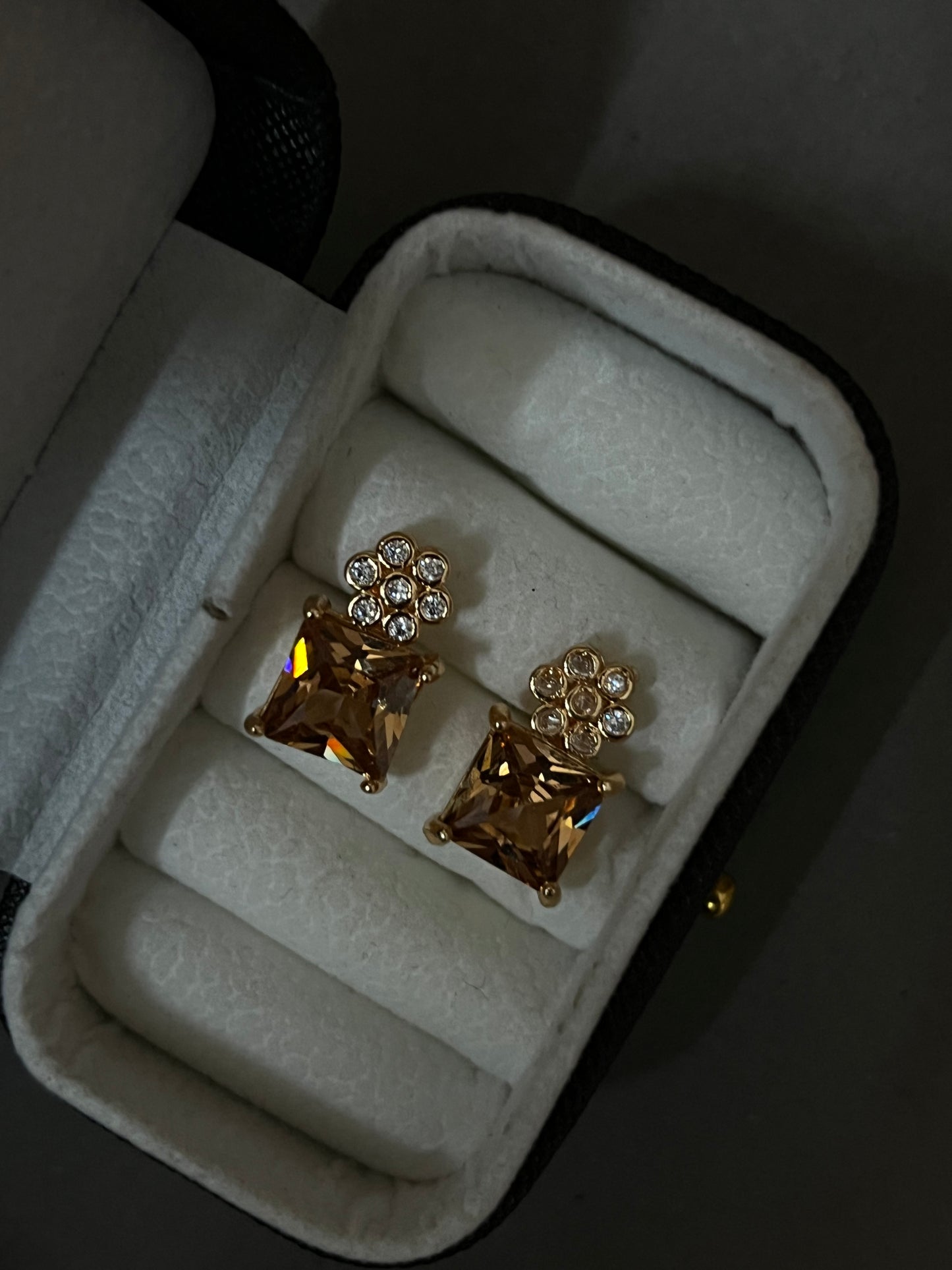 ZIRCON STUDS