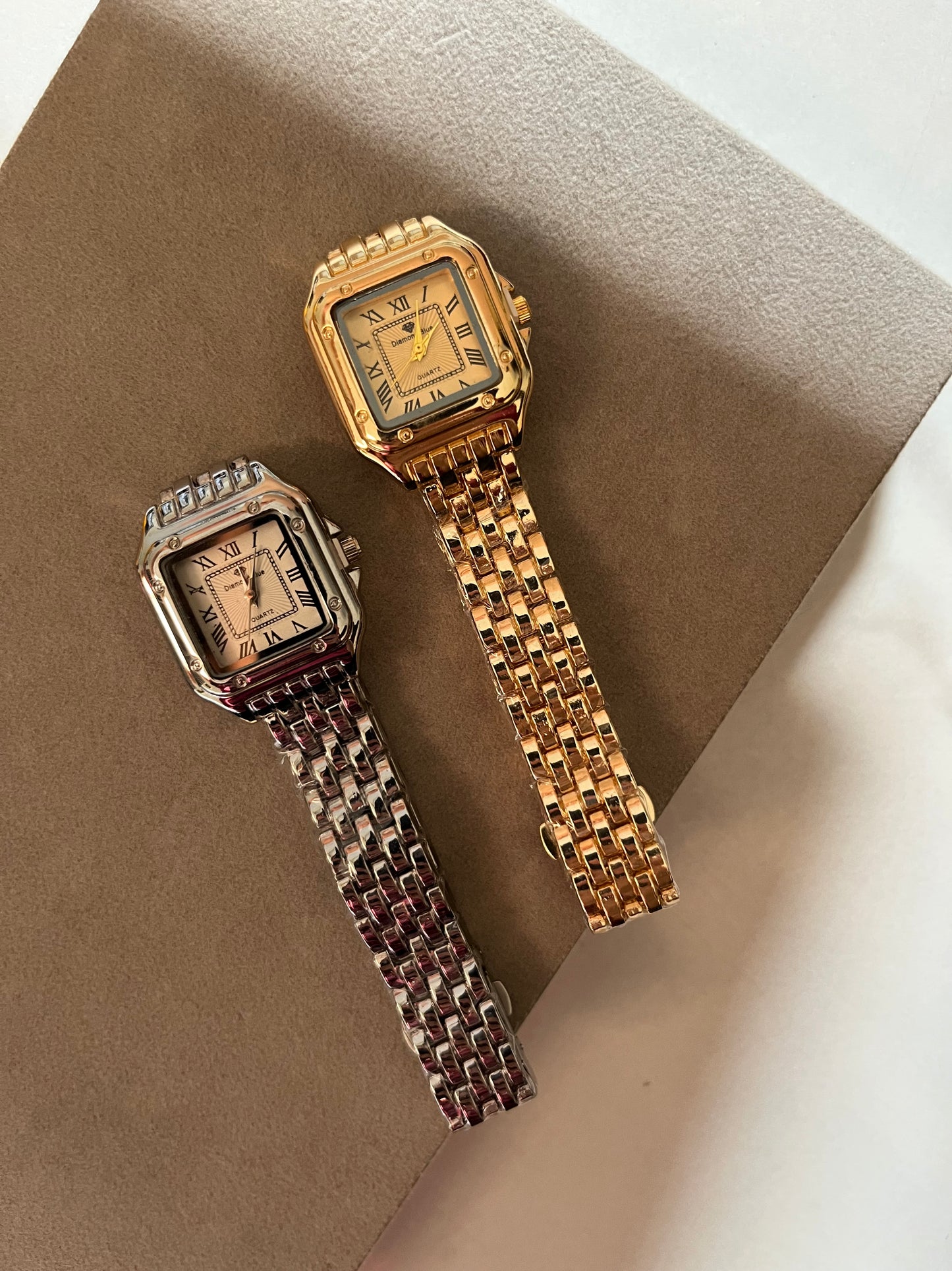 VINTAGE GOLDEN SQUARE WATCH