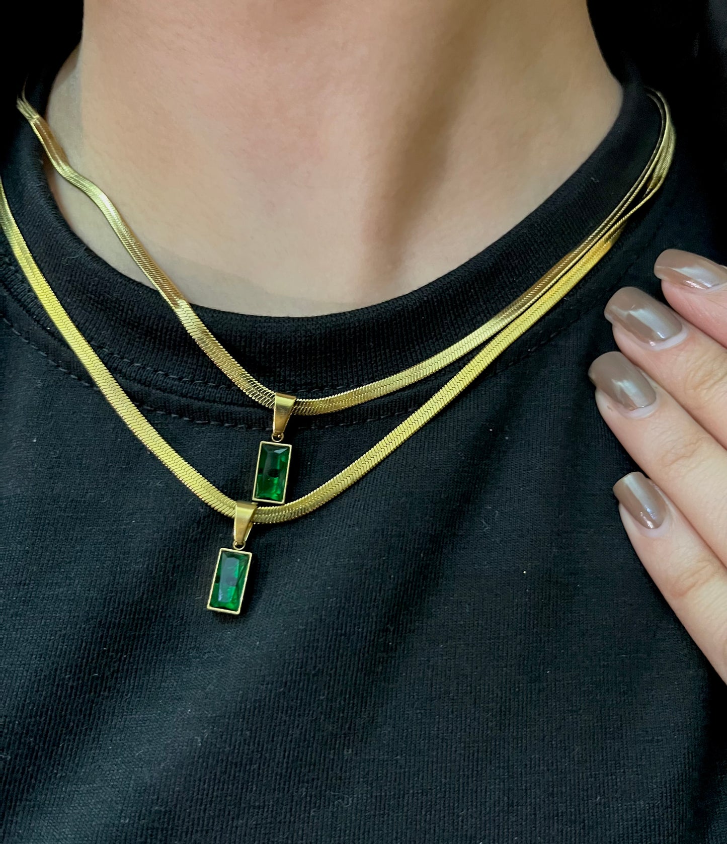 EMERALD SERENITY SQUARE NECKLACE