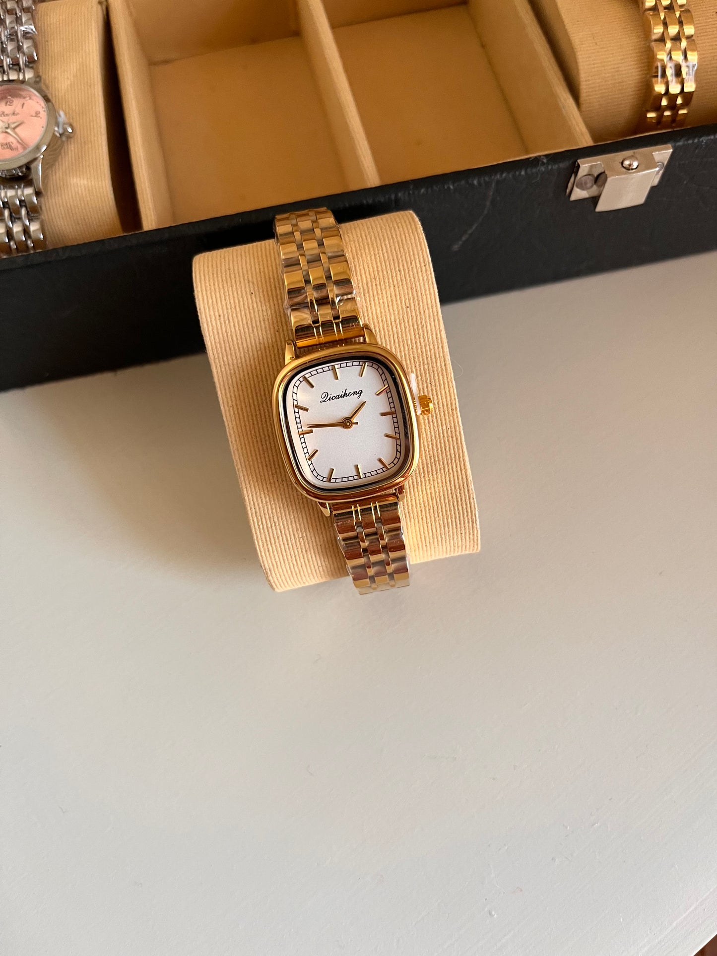 The Duchess (White Edition) watch