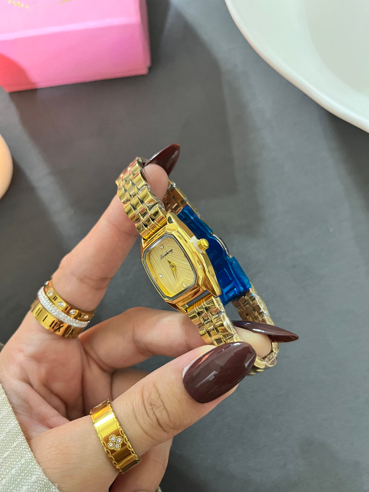 Golden  Whisper Square Watch
