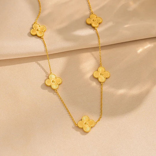 GOLDEN CLOVIE NECKLACE