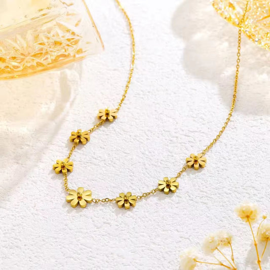 Daisy Charm Necklace