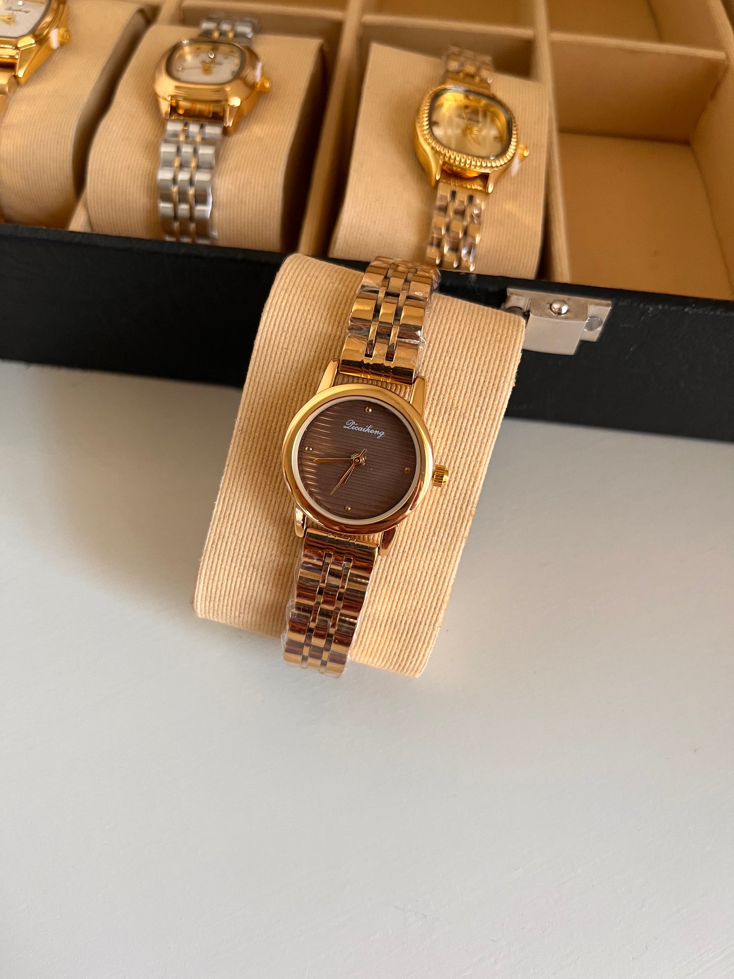 Riviera Watch