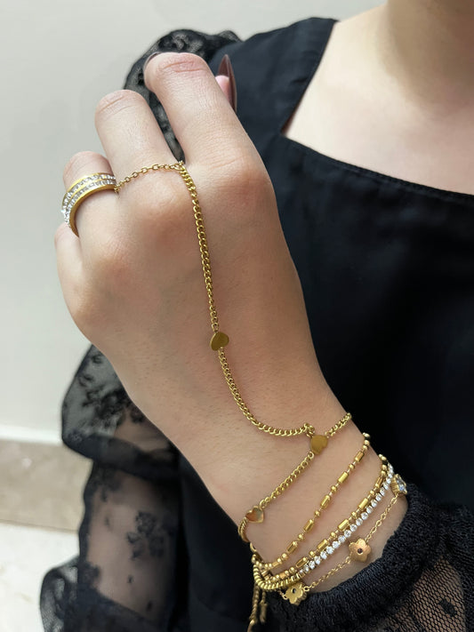 Queen Heart Handchain