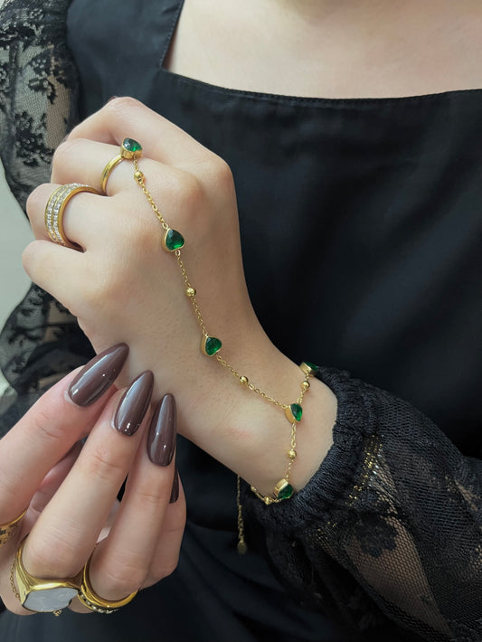 GLADYS EMERALD HEART HAND CHAIN