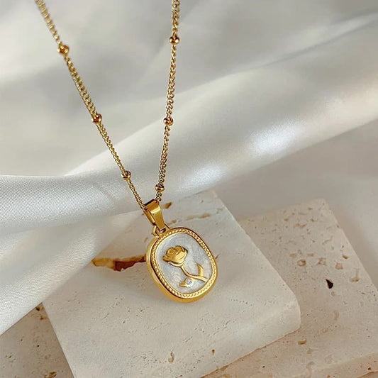 SHELL FLORAL NECKLACE