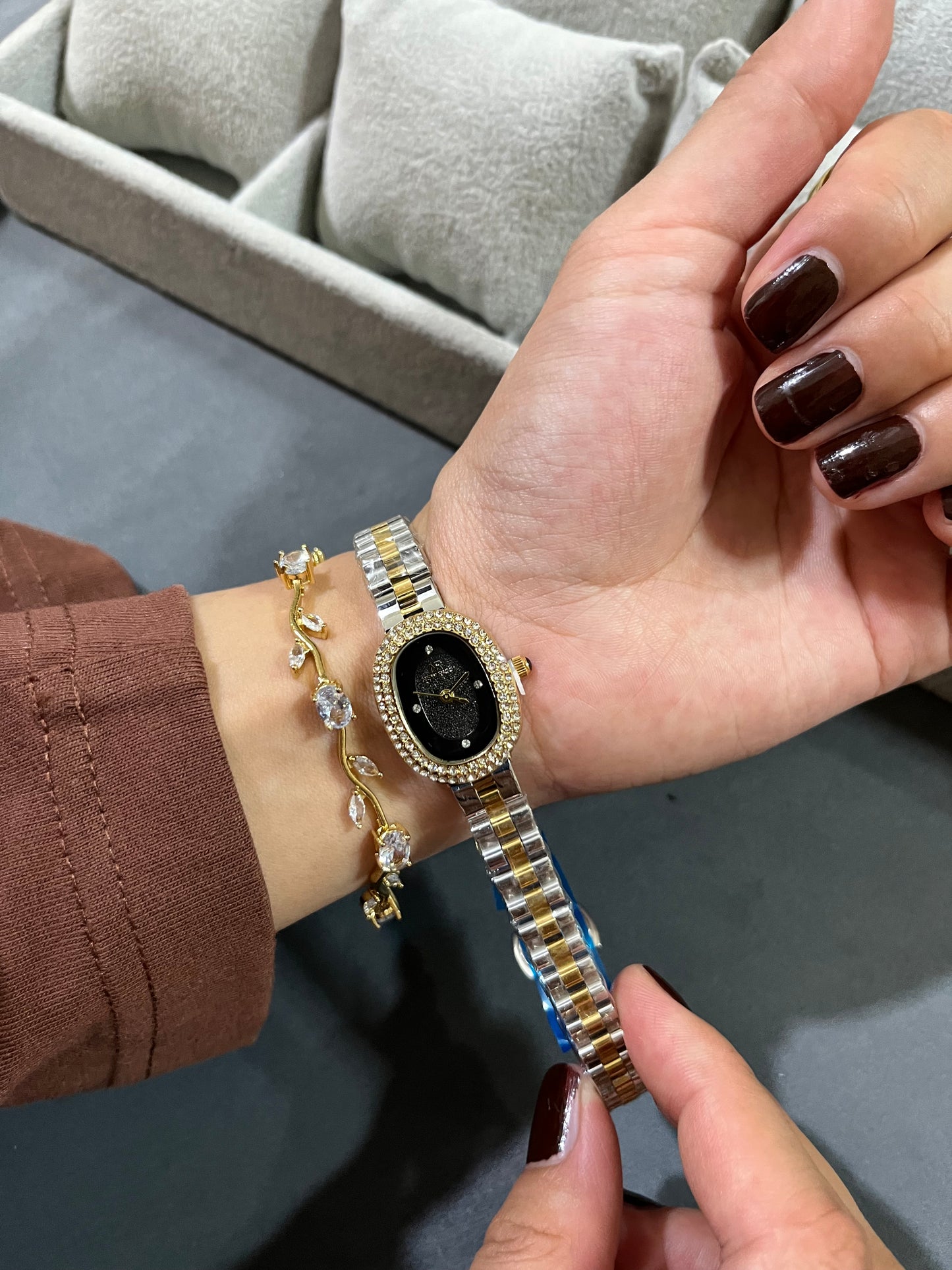MAROON ROMAN WATCH✨