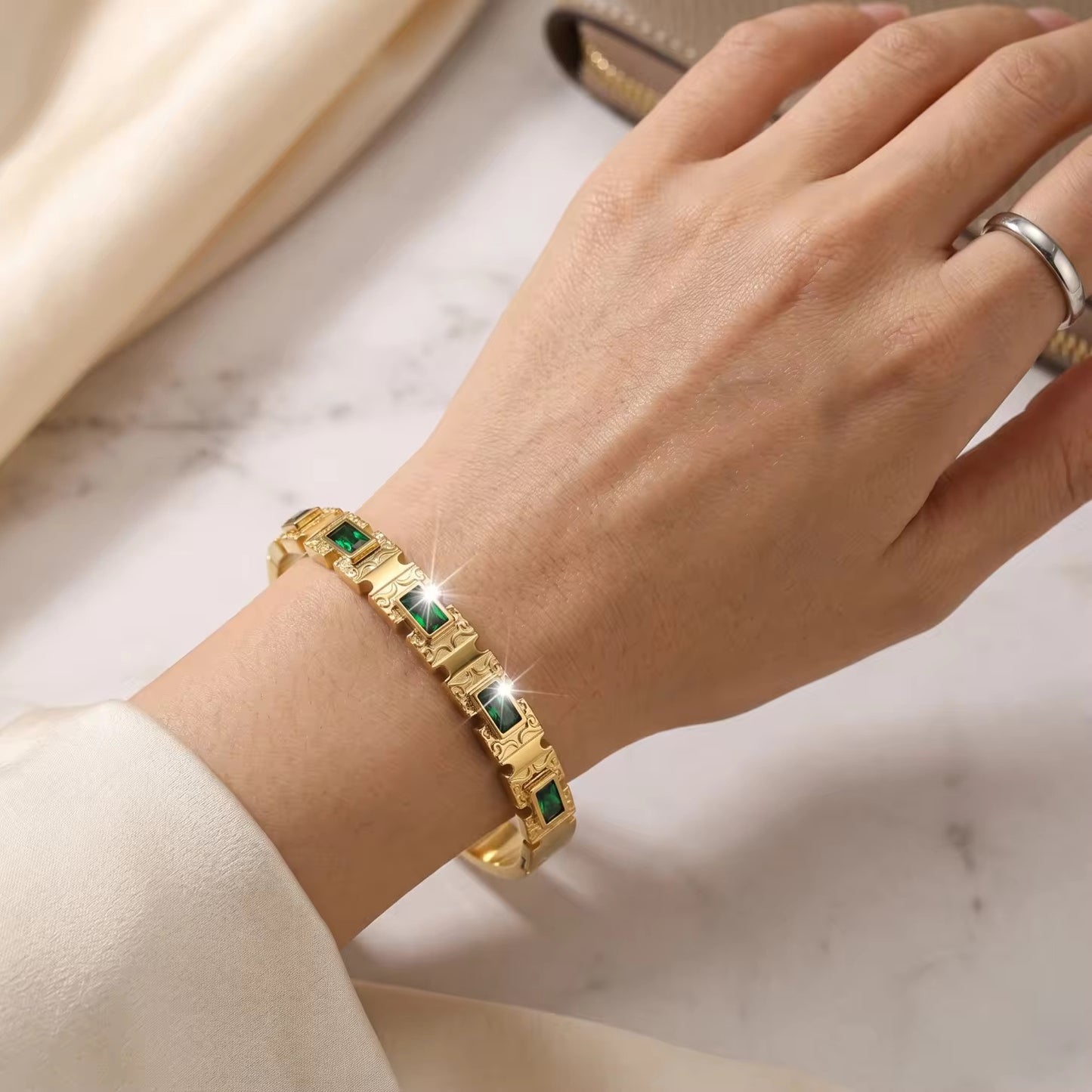 Verdant Handcuff