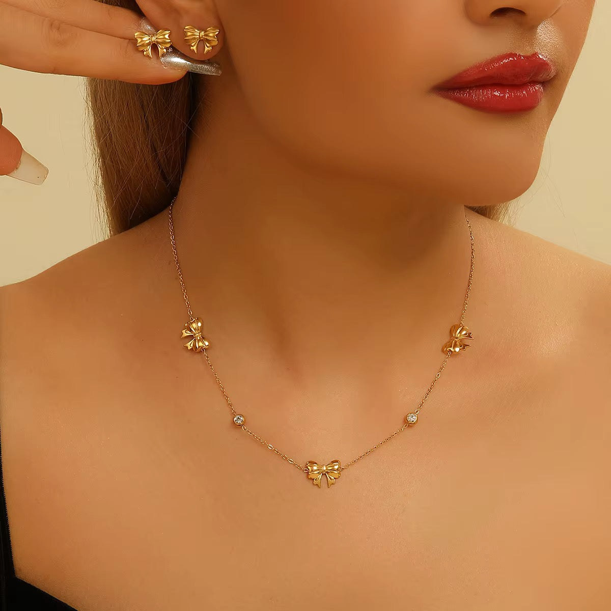 Bella Necklace