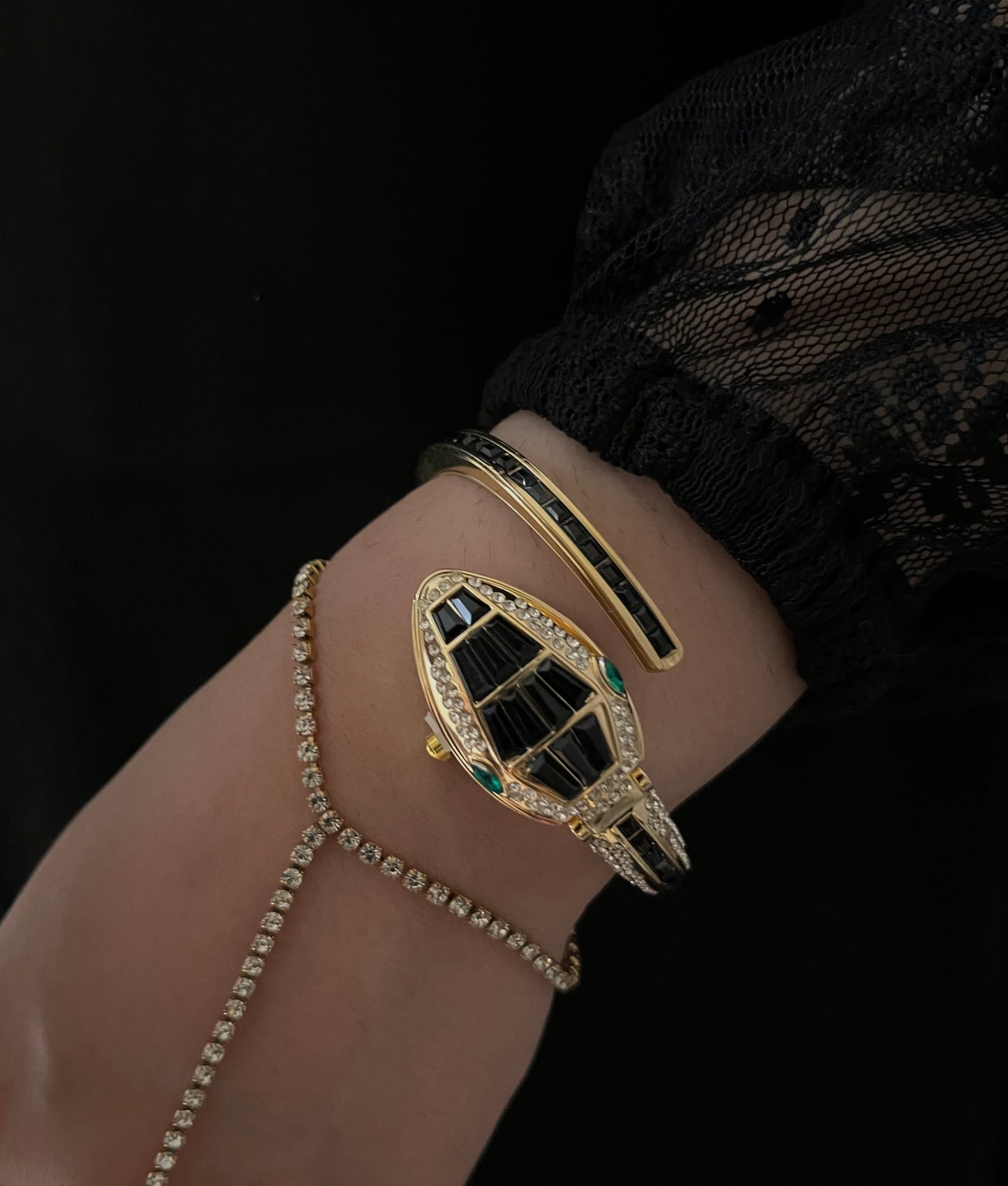 Snake Coil Cuff Watch-Black