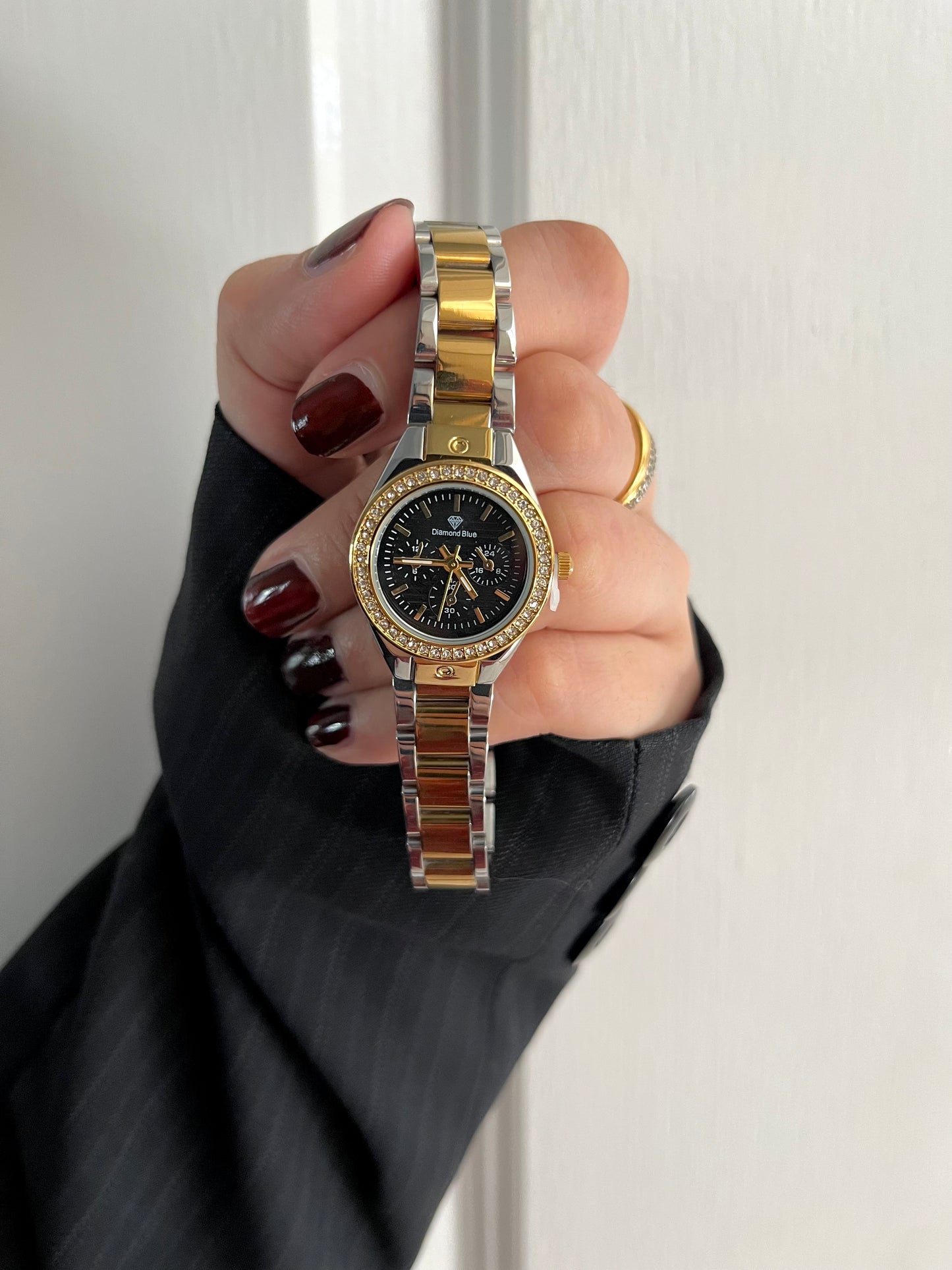 ✨CRYSTAL STUDED TWO TONE BLACK DIAL GOLD WATCH✨