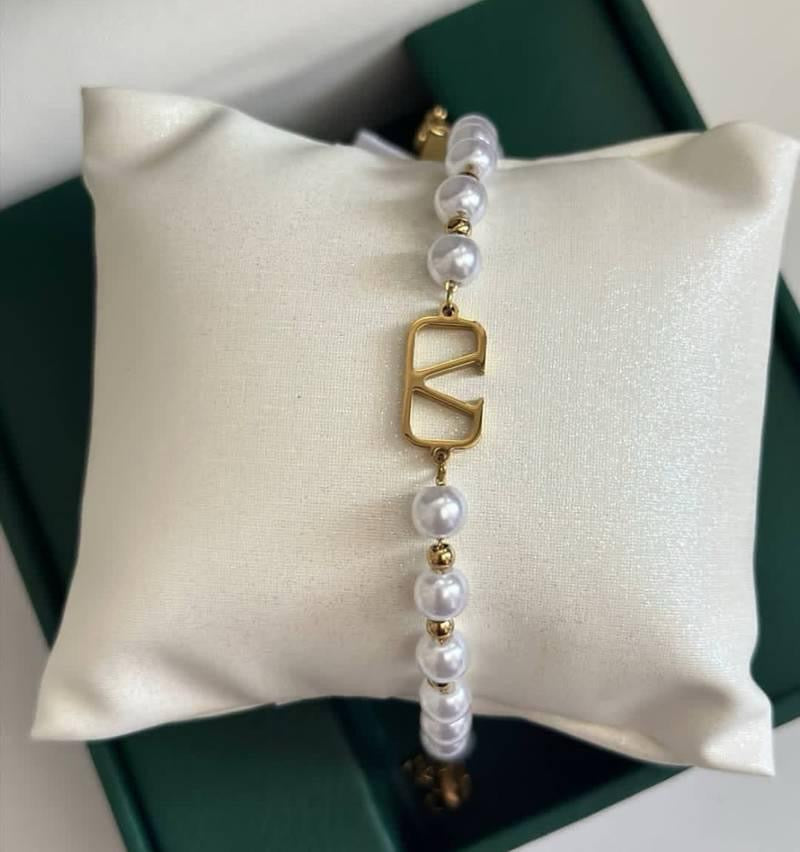 Velora Statement Bracelet