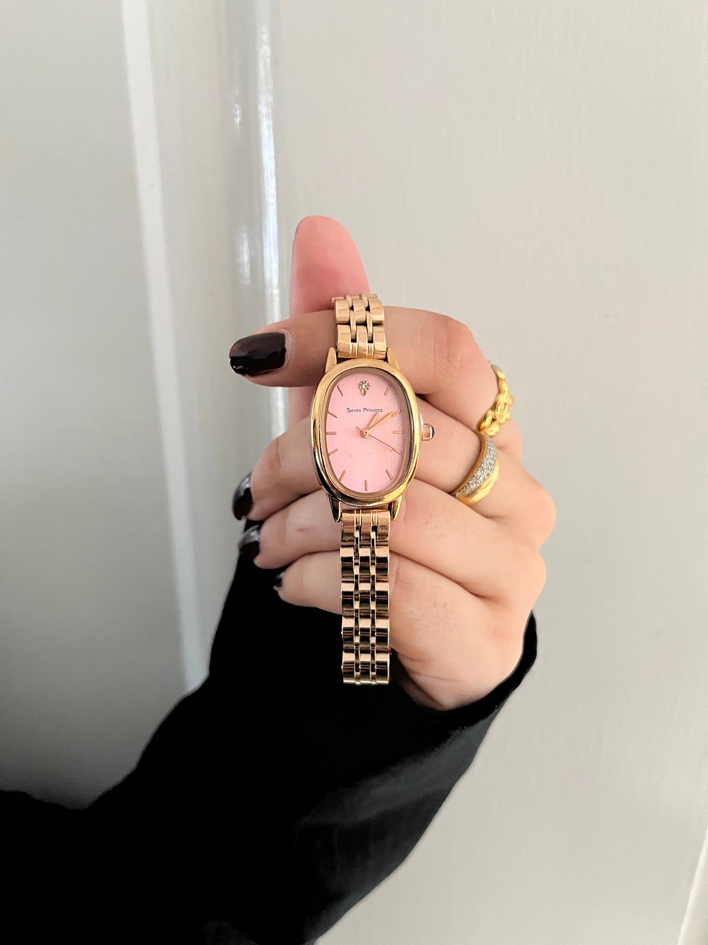 ISABELLA OVAL LUXURY WATCH-Pink Dial