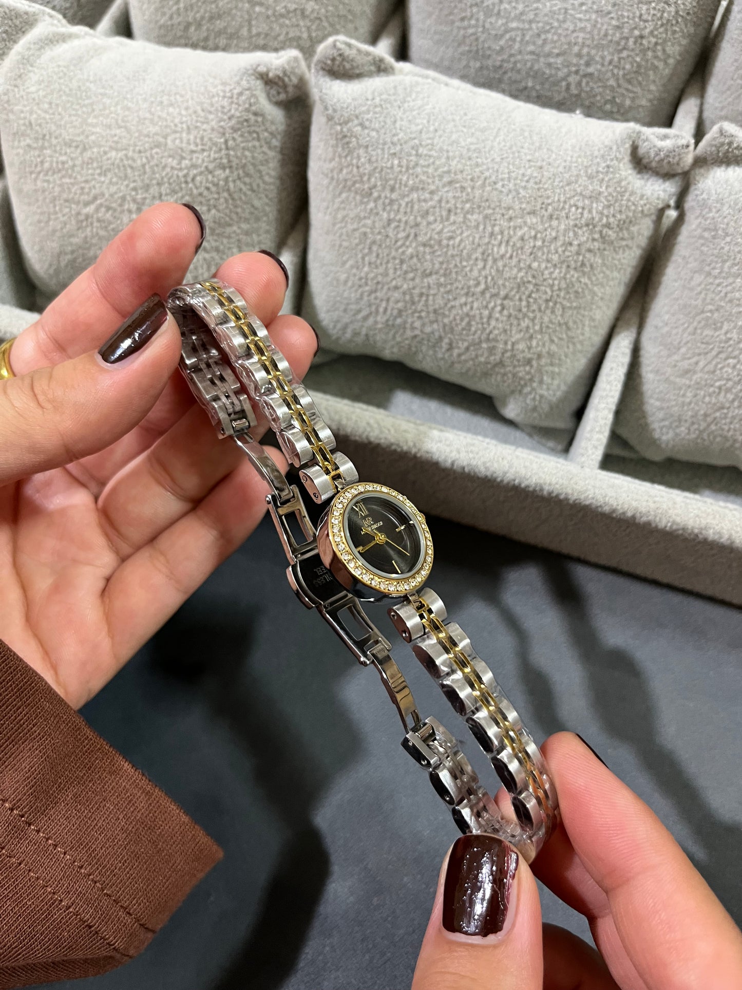 Martini Round Watch-charcoal dial