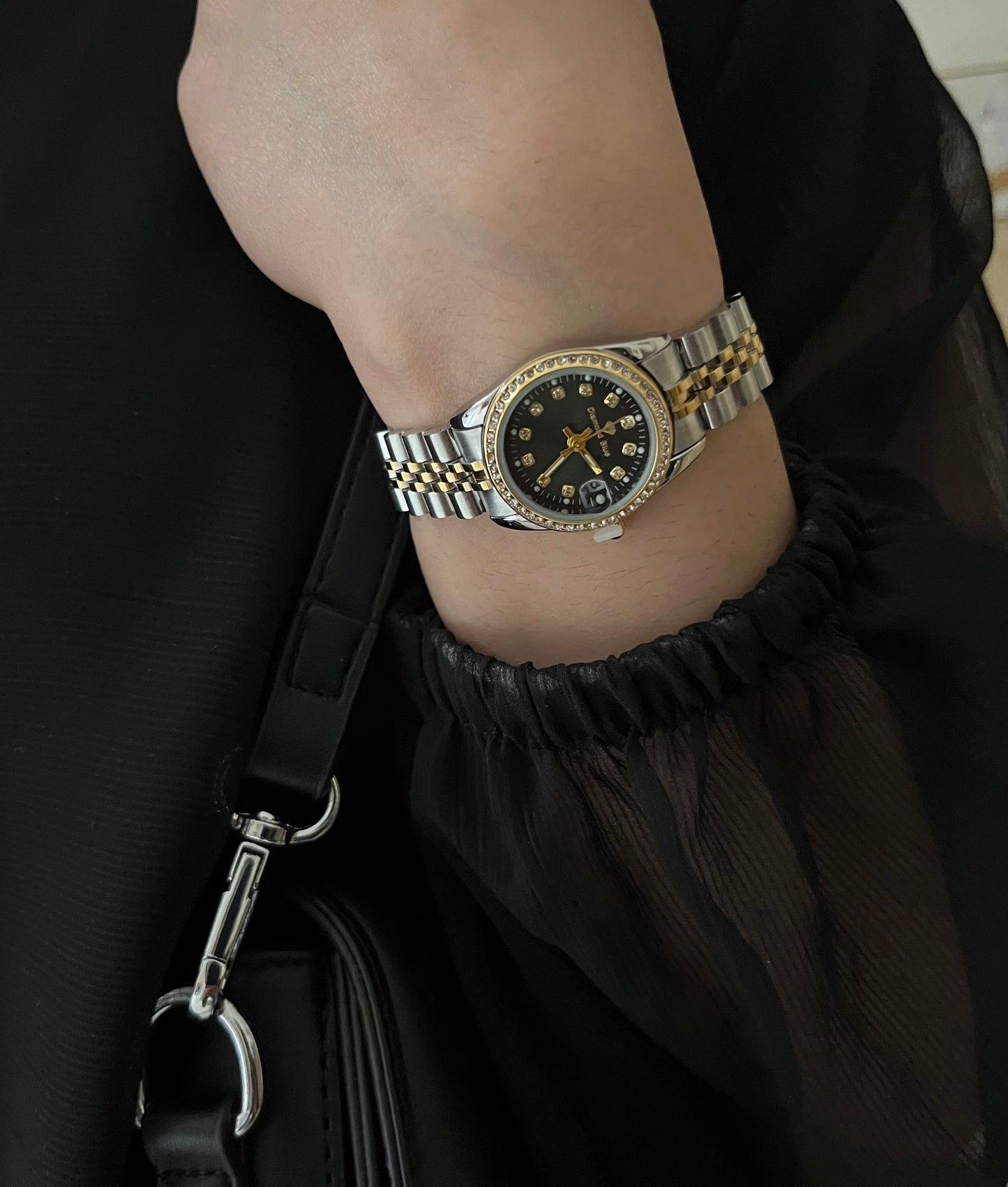 CRYSTAL STUDDED GREEN DAIL WATCH