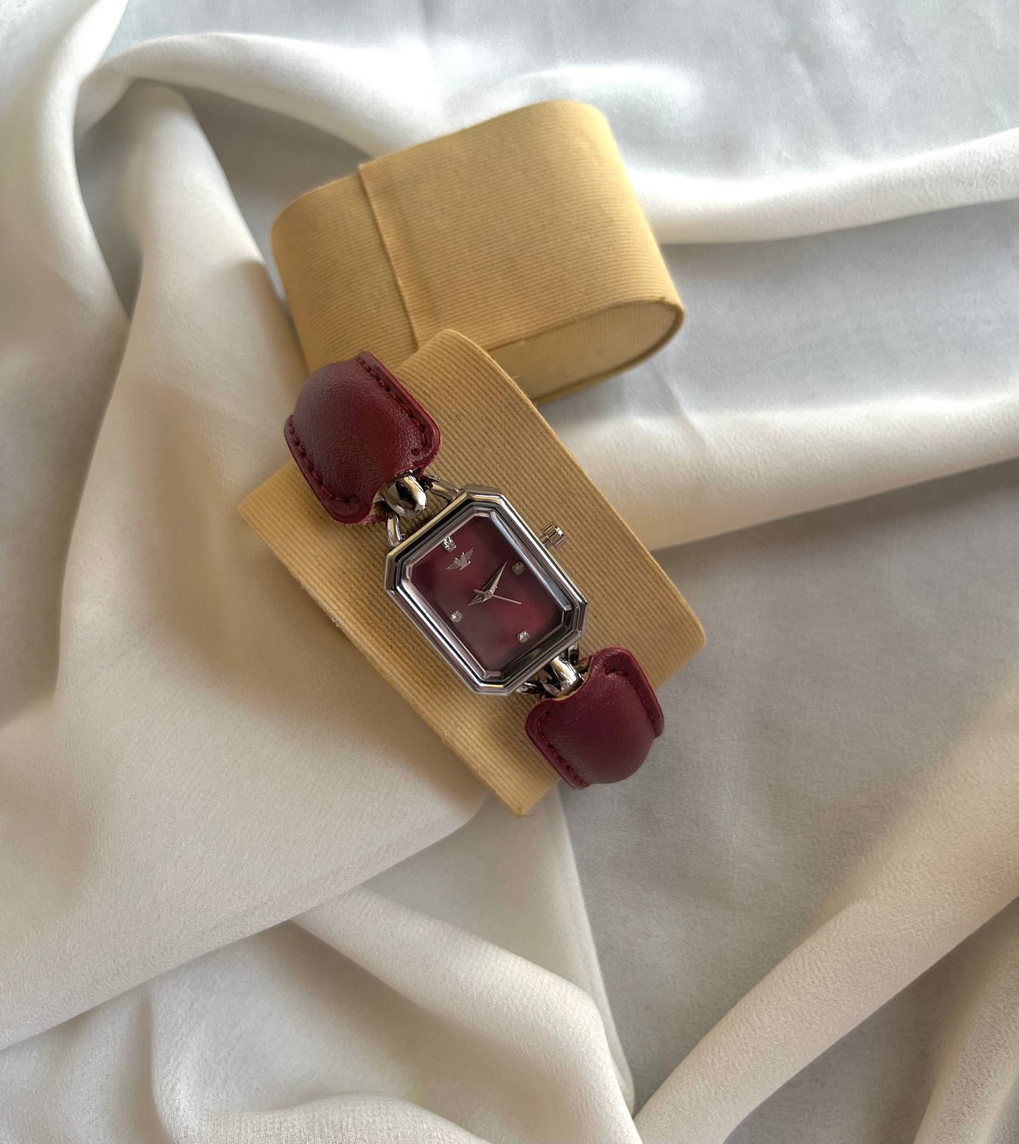 Scarlet Muse Watch