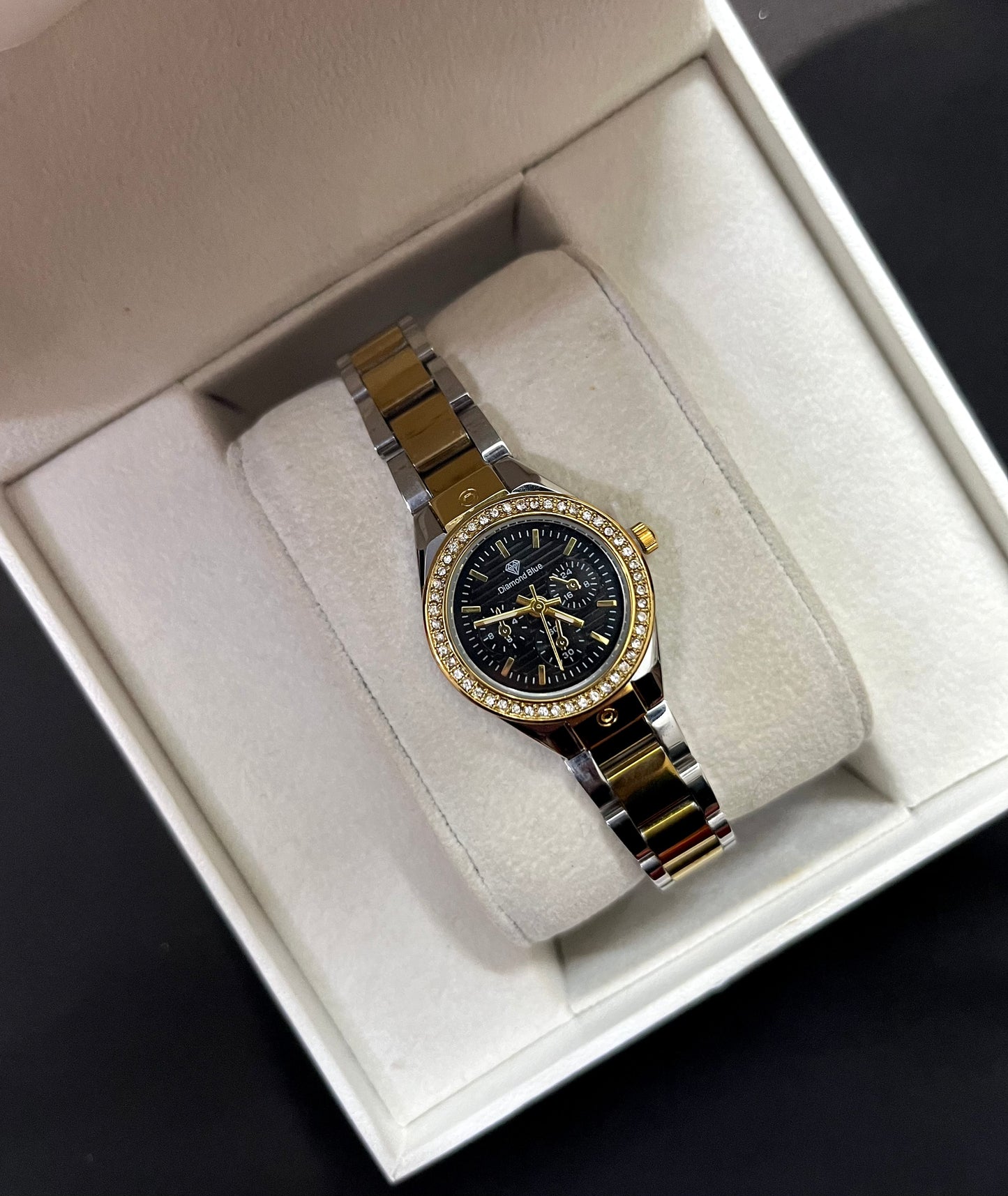 ✨CRYSTAL STUDED TWO TONE BLACK DIAL GOLD WATCH✨