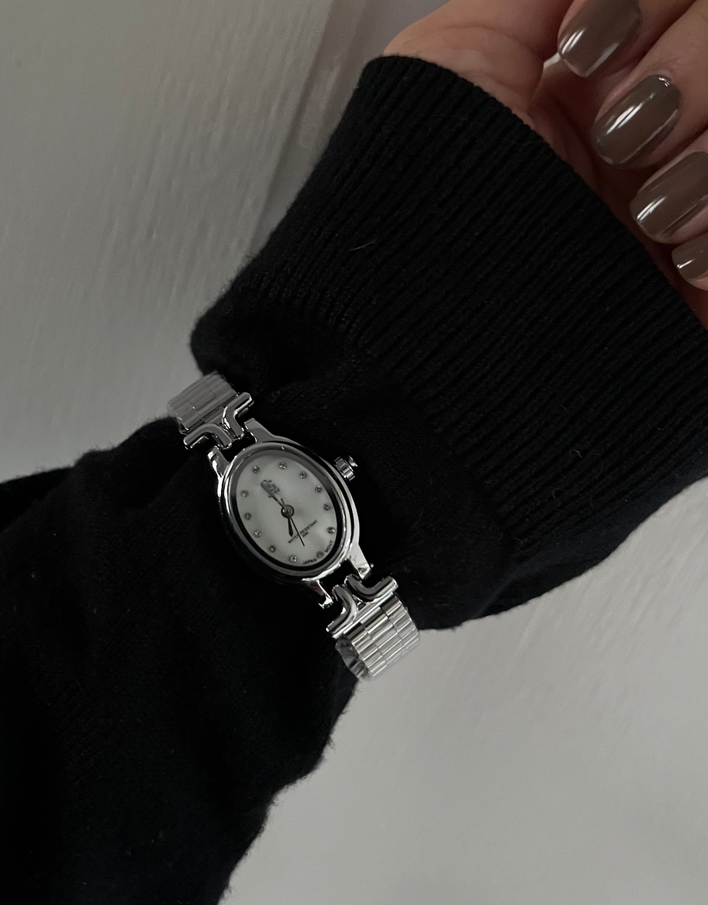 CRYSTAL STUDDED WHITE DIAL WATCH✨