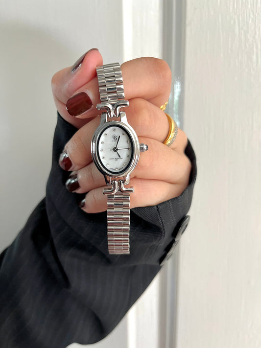 CRYSTAL STUDDED WHITE DIAL WATCH✨