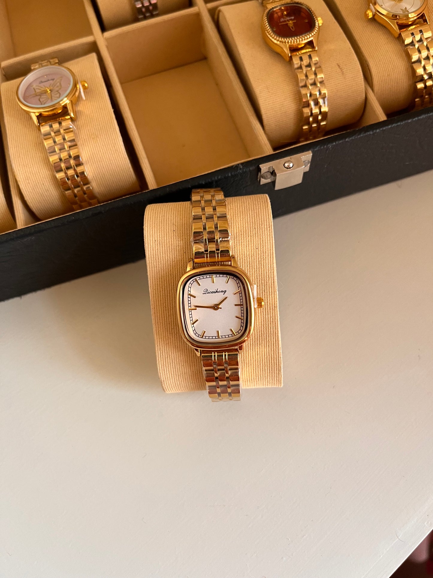 The Duchess (White Edition) watch