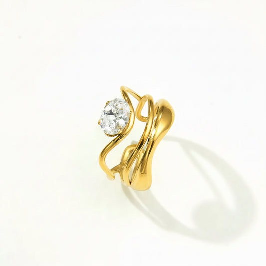 TWISTED BAGUE RING