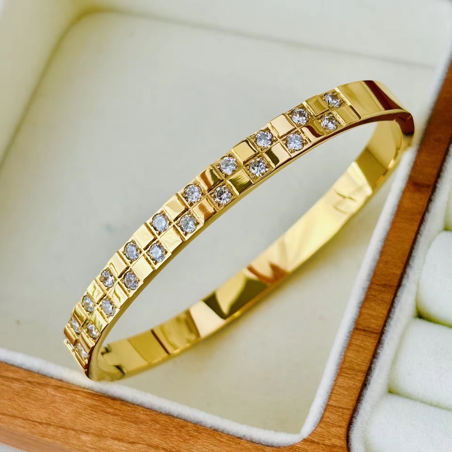 Elanto Cuff