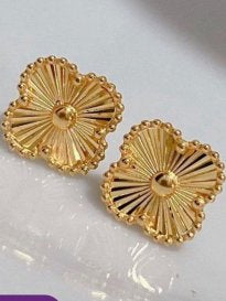 GOLDEN CLOVIE STUDS